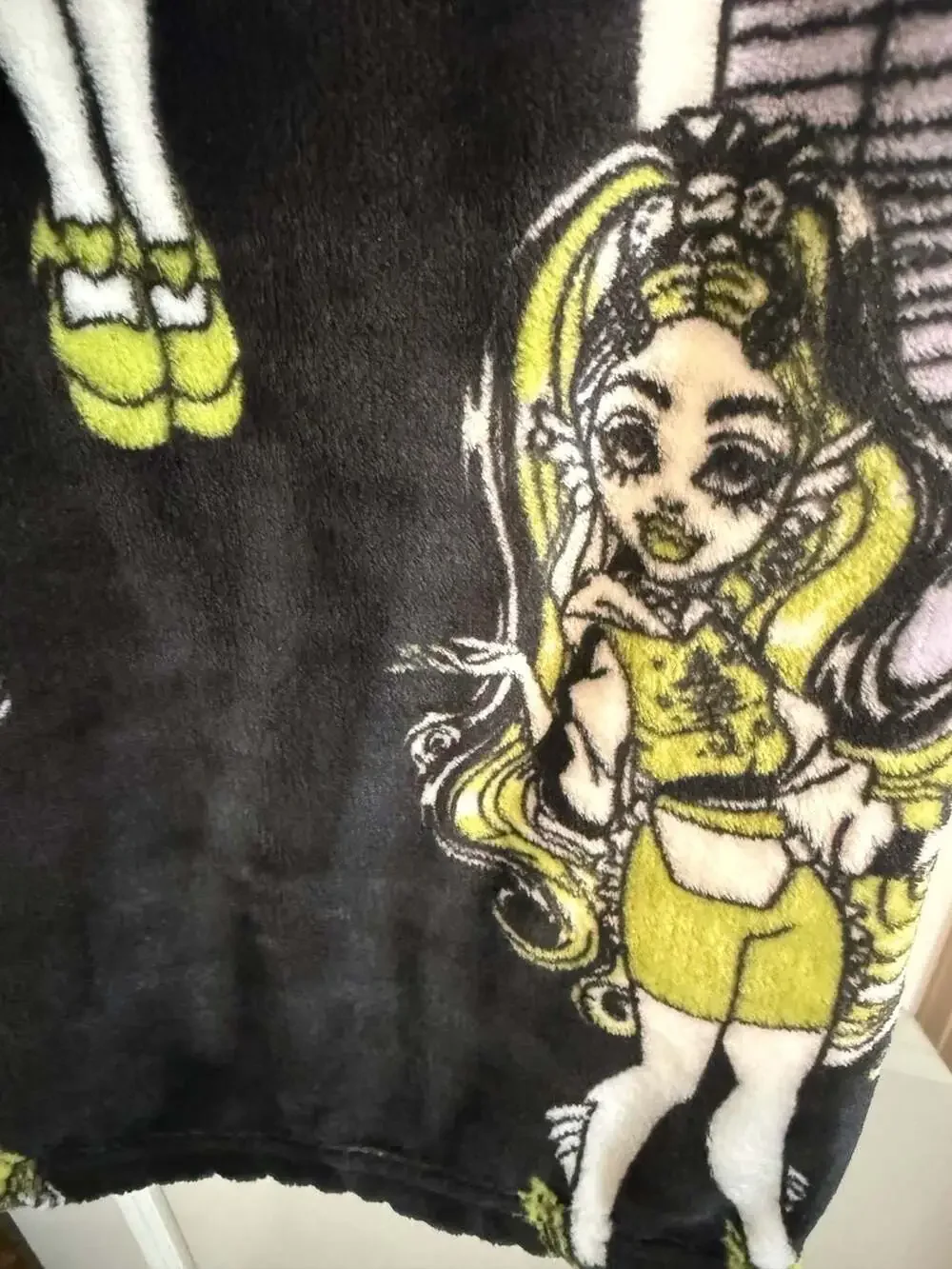 Monster High Draculaura Soft Plush Throw Blanket